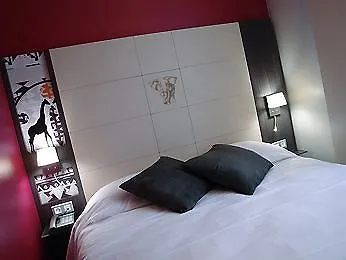 南特中心格拉斯兰广场宜必思尚品酒店 南特