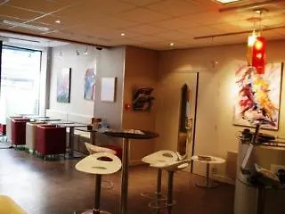 南特中心格拉斯兰广场宜必思尚品酒店 酒店 3*